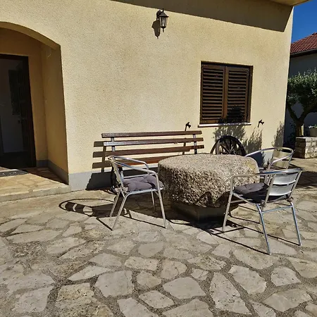 Daire Gariful Drniš